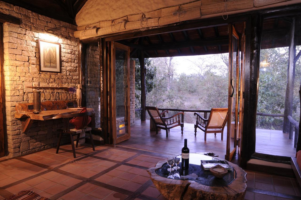Kanha Earth Lodge Mandlā Zimmer foto