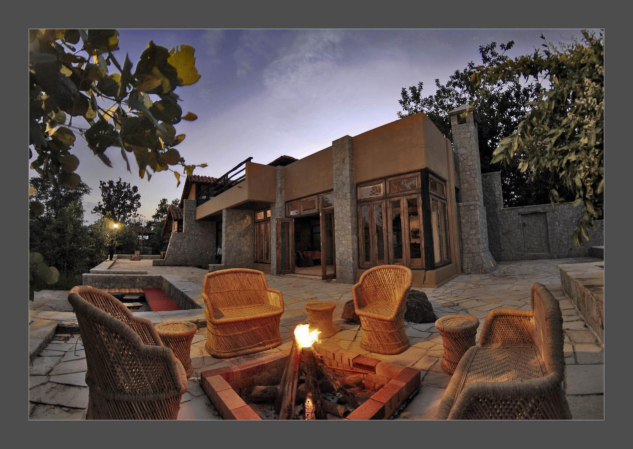 Kanha Earth Lodge Mandlā Exterior foto