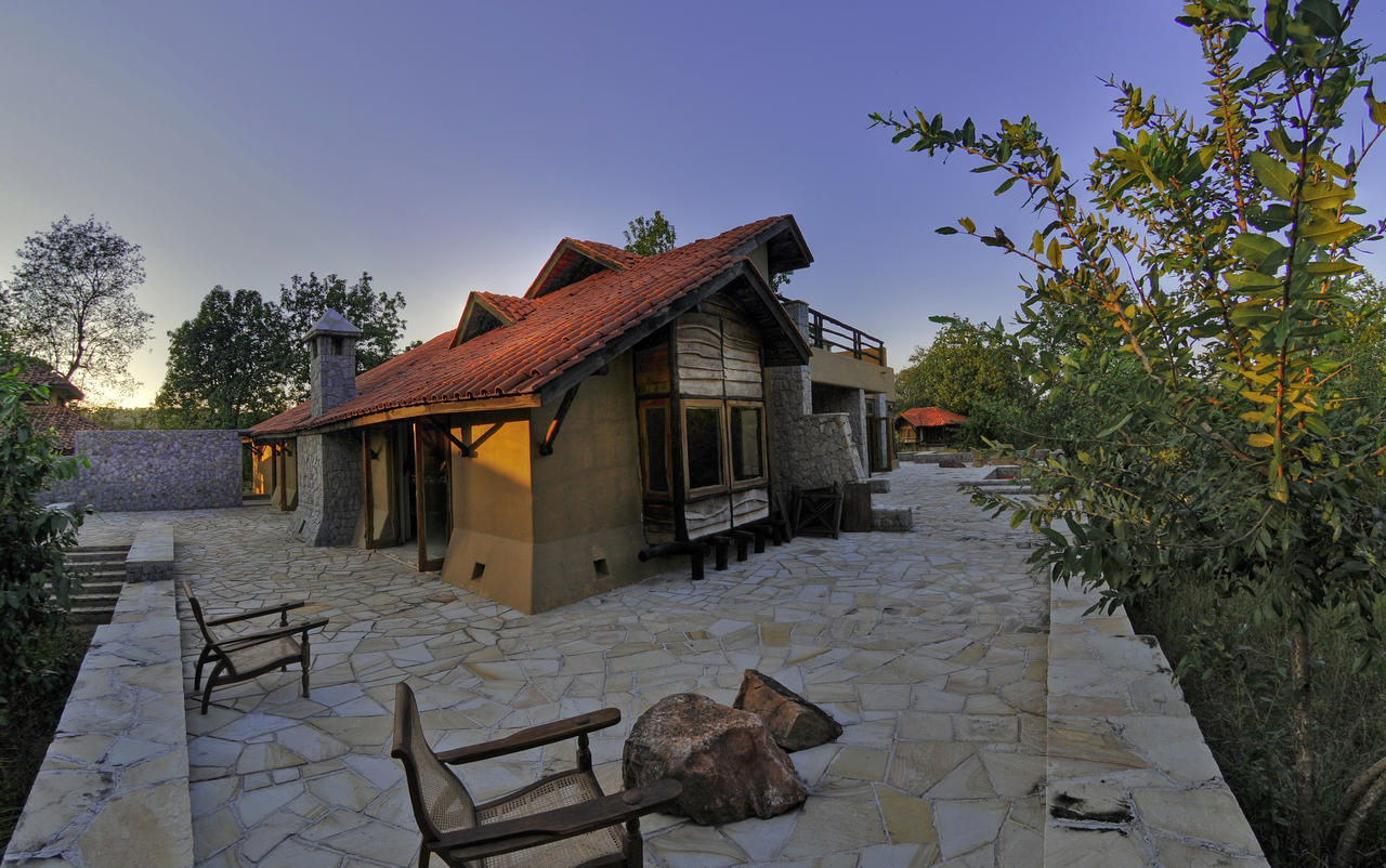 Kanha Earth Lodge Mandlā Exterior foto