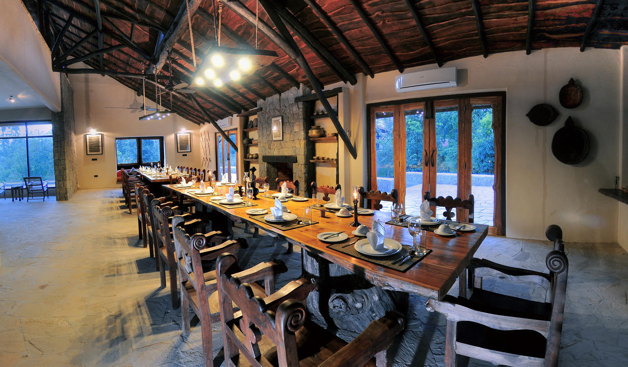 Kanha Earth Lodge Mandlā Exterior foto