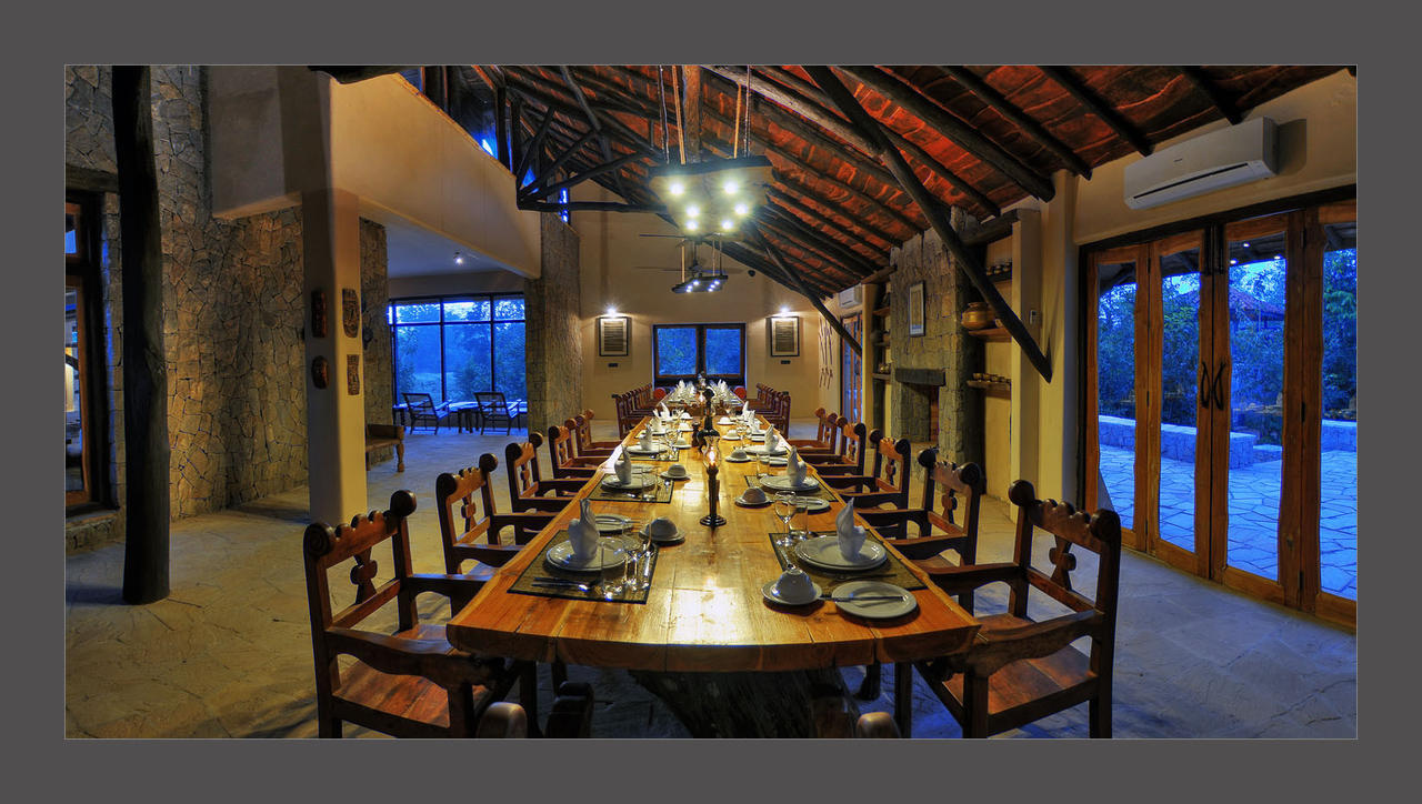 Kanha Earth Lodge Mandlā Exterior foto