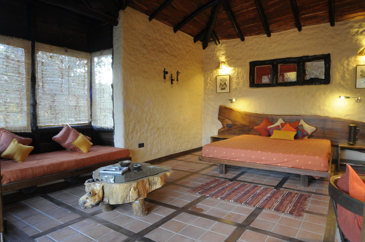 Kanha Earth Lodge Mandlā Exterior foto